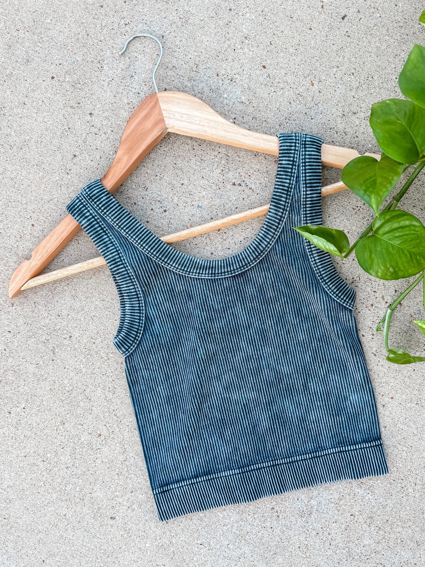 Faded & Fitted Seamless Tank Top (Ash Black)