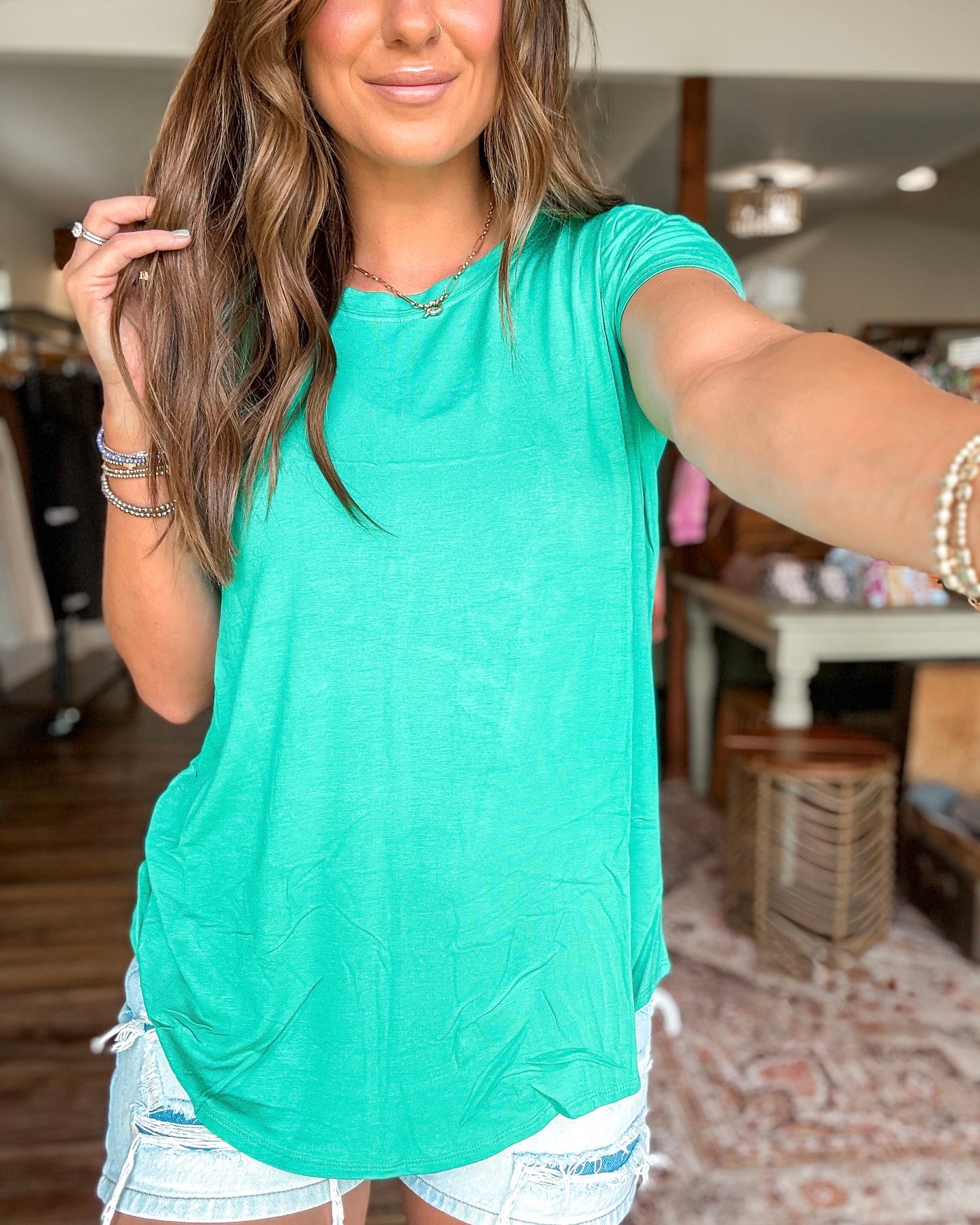 Easy Does It Flowy Round Hem Top (K Green)