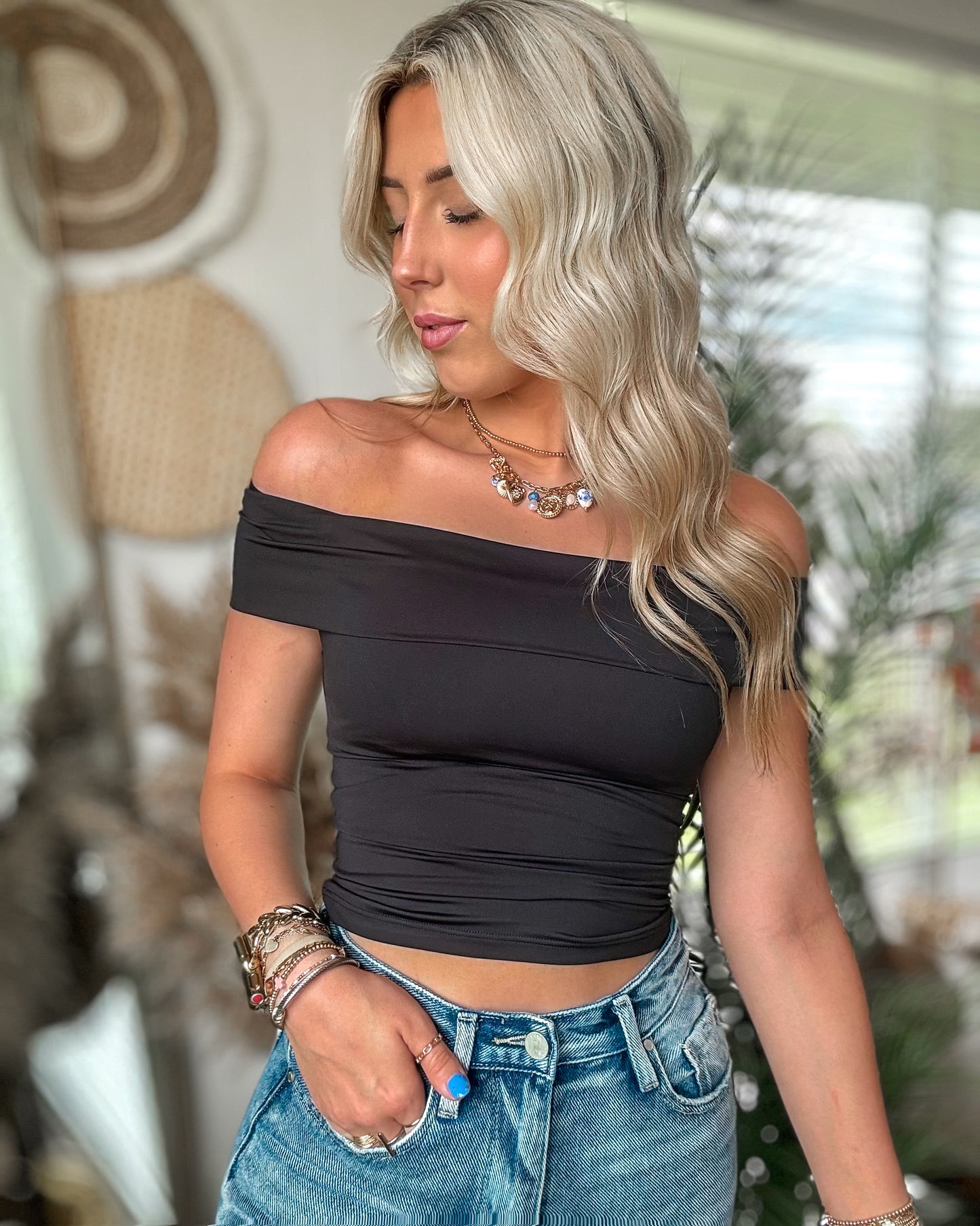 Off-Shoulder Contour Top (Black)